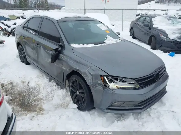 3VWD17AJ2JM239995 2018 VOLKSWAGEN JETTA - Image 1