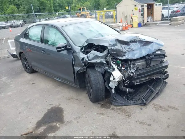 3VWD17AJ2JM242606 2018 VOLKSWAGEN JETTA - Image 1