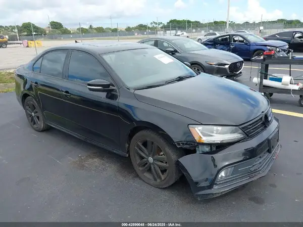 3VWD17AJ2JM242623 2018 VOLKSWAGEN JETTA - Image 1