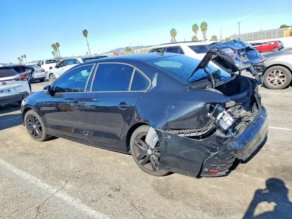 3VWD17AJ2JM247384 2018 VOLKSWAGEN JETTA - Image 2