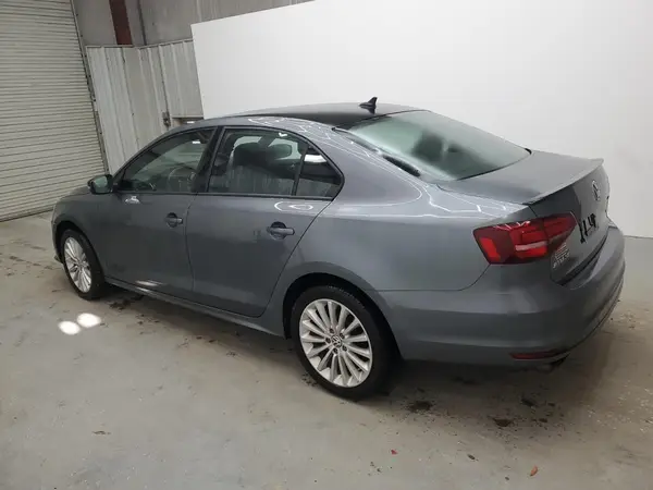 3VWD17AJ2JM261740 2018 VOLKSWAGEN JETTA - Image 2