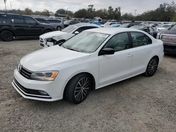 3VWD17AJ3GM228609 2016 VOLKSWAGEN JETTA - Image 1
