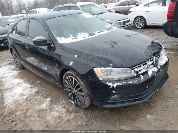 3VWD17AJ3GM376307 2016 VOLKSWAGEN JETTA - Image 1