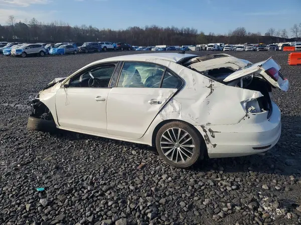 3VWD17AJ3GM390899 2016 VOLKSWAGEN JETTA - Image 2