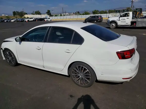 3VWD17AJ3GM395441 2016 VOLKSWAGEN JETTA - Image 2