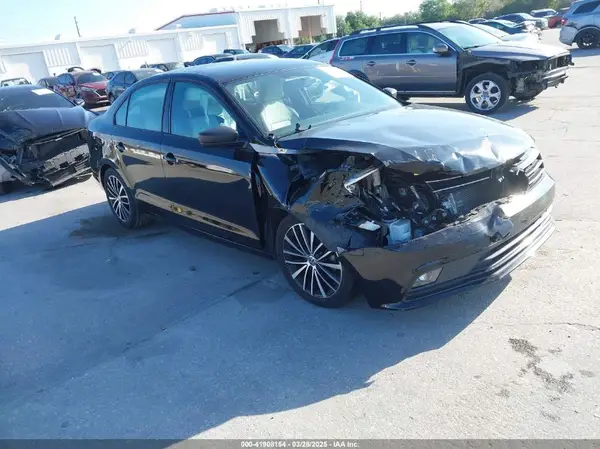3VWD17AJ3GM416823 2016 VOLKSWAGEN JETTA - Image 1