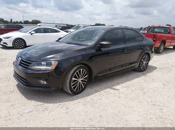 3VWD17AJ3HM302743 2017 VOLKSWAGEN JETTA - Image 2