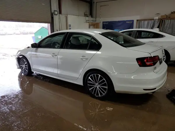3VWD17AJ3HM351196 2017 VOLKSWAGEN JETTA - Image 2