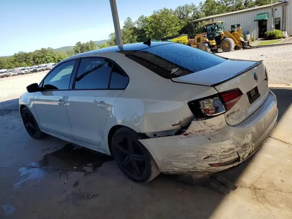 3VWD17AJ3JM237317 2018 VOLKSWAGEN JETTA - Image 2