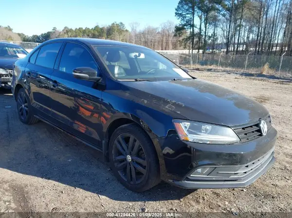 3VWD17AJ3JM237561 2018 VOLKSWAGEN JETTA - Image 1