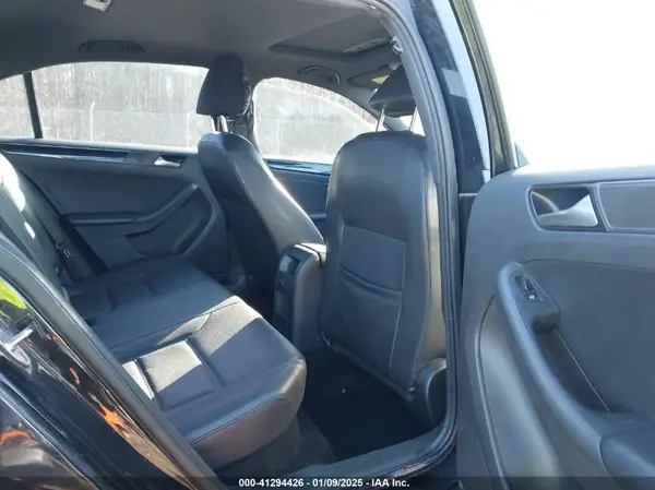 3VWD17AJ3JM237561 2018 VOLKSWAGEN JETTA - Image 8