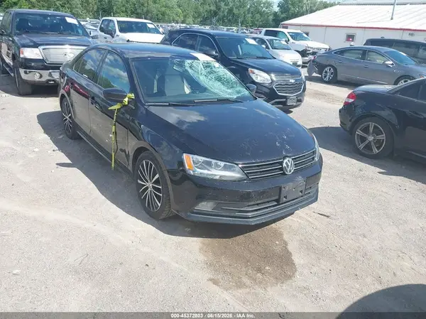 3VWD17AJ4GM218364 2016 VOLKSWAGEN JETTA - Image 1