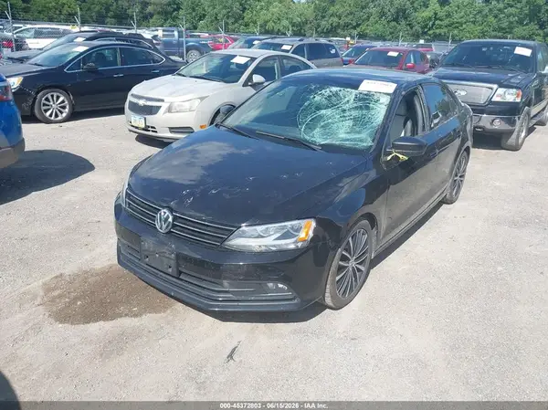 3VWD17AJ4GM218364 2016 VOLKSWAGEN JETTA - Image 2
