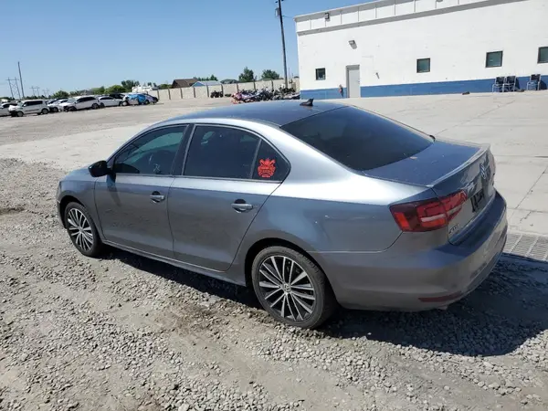 3VWD17AJ4GM232023 2016 VOLKSWAGEN JETTA - Image 2