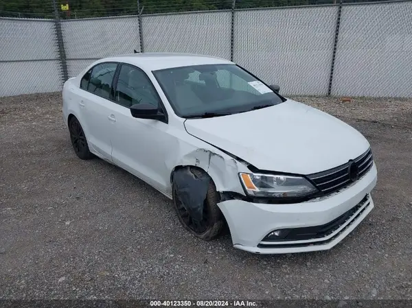 3VWD17AJ4GM240476 2016 VOLKSWAGEN JETTA - Image 1