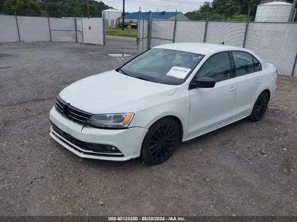 3VWD17AJ4GM240476 2016 VOLKSWAGEN JETTA - Image 2