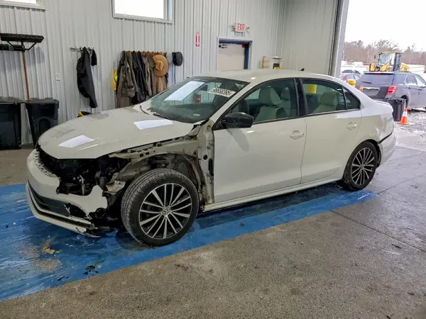 3VWD17AJ4GM256662 2016 VOLKSWAGEN JETTA - Image 1