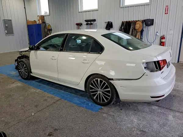 3VWD17AJ4GM256662 2016 VOLKSWAGEN JETTA - Image 2