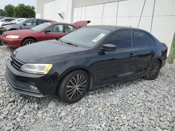 3VWD17AJ4GM287300 2016 VOLKSWAGEN JETTA - Image 1