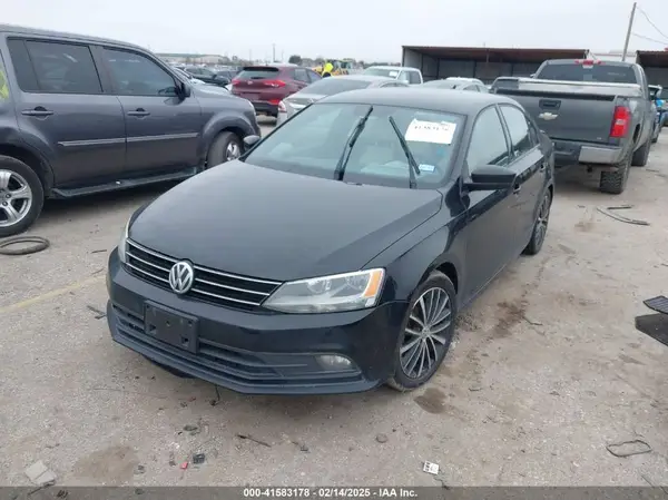 3VWD17AJ4GM298278 2016 VOLKSWAGEN JETTA - Image 2