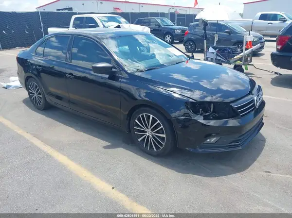 3VWD17AJ4GM298412 2016 VOLKSWAGEN JETTA - Image 1