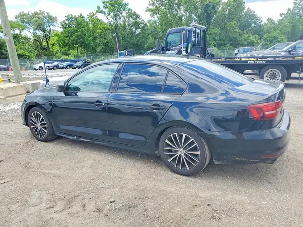 3VWD17AJ4GM300367 2016 VOLKSWAGEN JETTA - Image 2