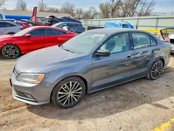 3VWD17AJ4GM346751 2016 VOLKSWAGEN JETTA - Image 1