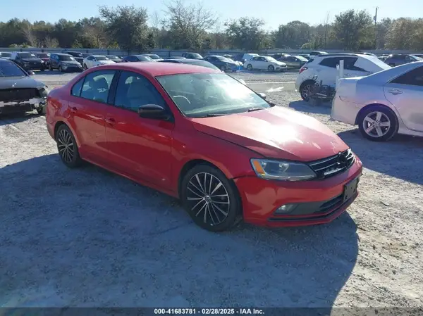 3VWD17AJ4GM362934 2016 VOLKSWAGEN JETTA - Image 1