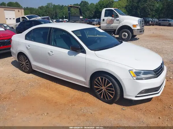 3VWD17AJ4GM386540 2016 VOLKSWAGEN JETTA - Image 1