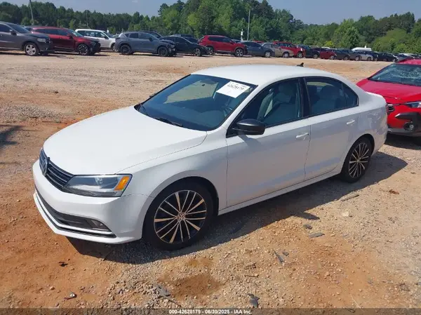 3VWD17AJ4GM386540 2016 VOLKSWAGEN JETTA - Image 2