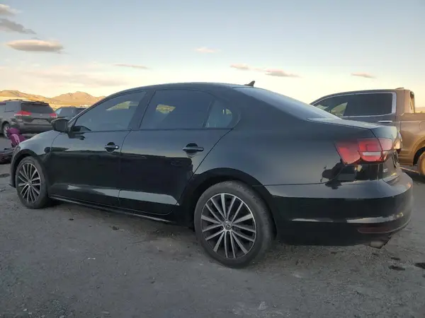 3VWD17AJ4GM391124 2016 VOLKSWAGEN JETTA - Image 2
