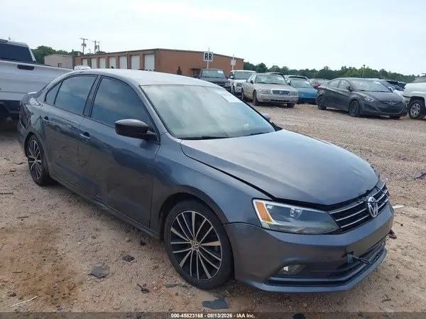 3VWD17AJ4GM400923 2016 VOLKSWAGEN JETTA - Image 1