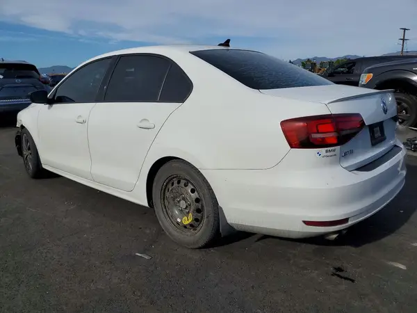 3VWD17AJ4HM301813 2017 VOLKSWAGEN JETTA - Image 2