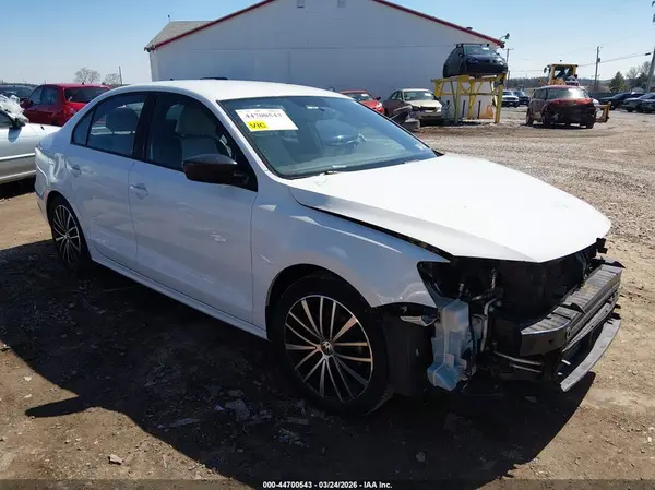 3VWD17AJ4HM305084 2017 VOLKSWAGEN JETTA - Image 1