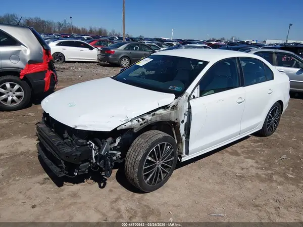 3VWD17AJ4HM305084 2017 VOLKSWAGEN JETTA - Image 2