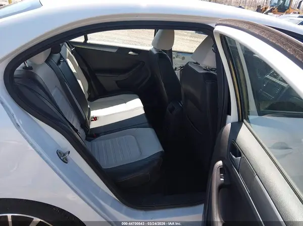 3VWD17AJ4HM305084 2017 VOLKSWAGEN JETTA - Image 8
