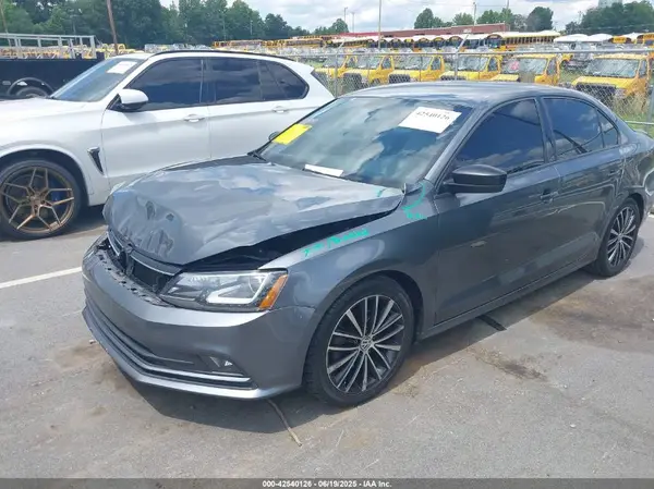 3VWD17AJ4HM305666 2017 VOLKSWAGEN JETTA - Image 2