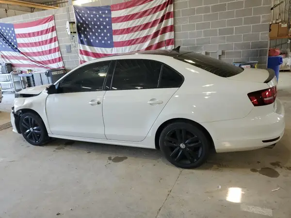 3VWD17AJ4JM247855 2018 VOLKSWAGEN JETTA - Image 2