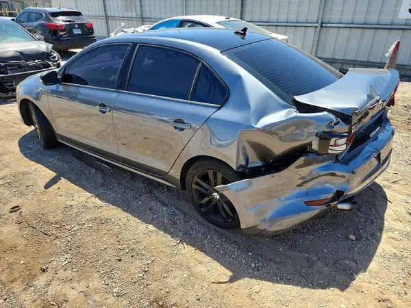 3VWD17AJ4JM252229 2018 VOLKSWAGEN JETTA - Image 2