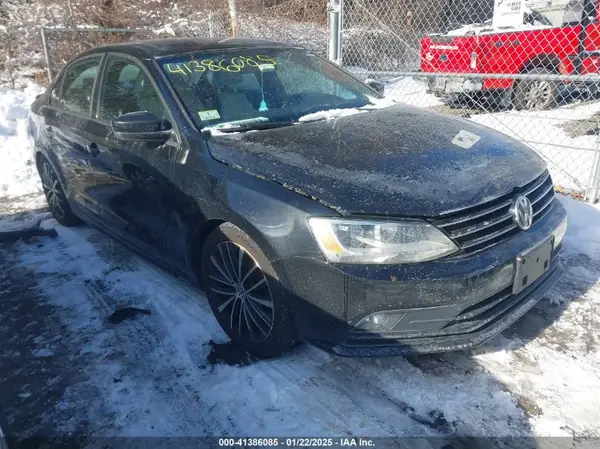 3VWD17AJ5GM227560 2016 VOLKSWAGEN JETTA - Image 1