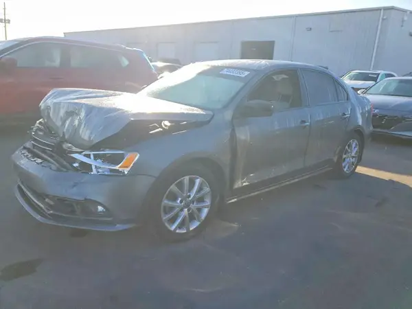 3VWD17AJ5GM243578 2016 VOLKSWAGEN JETTA - Image 1