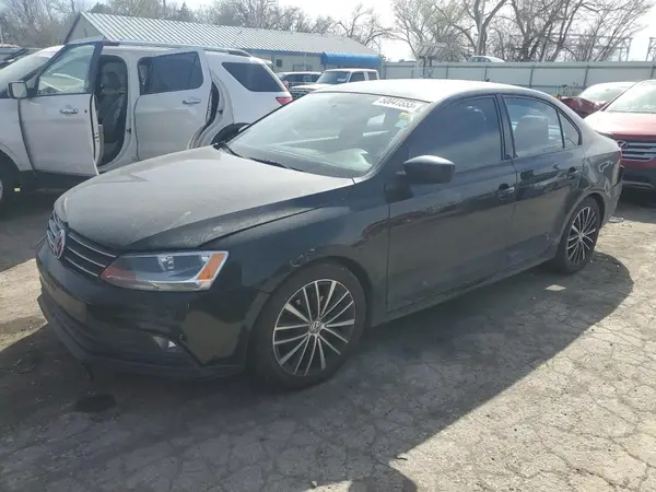 3VWD17AJ5GM270926 2016 VOLKSWAGEN JETTA - Image 1