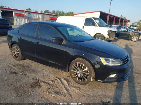 3VWD17AJ5GM335337 2016 VOLKSWAGEN JETTA - Image 1