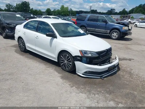 3VWD17AJ5GM342014 2016 VOLKSWAGEN JETTA - Image 1