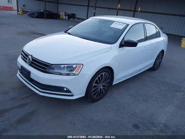 3VWD17AJ5GM376504 2016 VOLKSWAGEN JETTA - Image 2