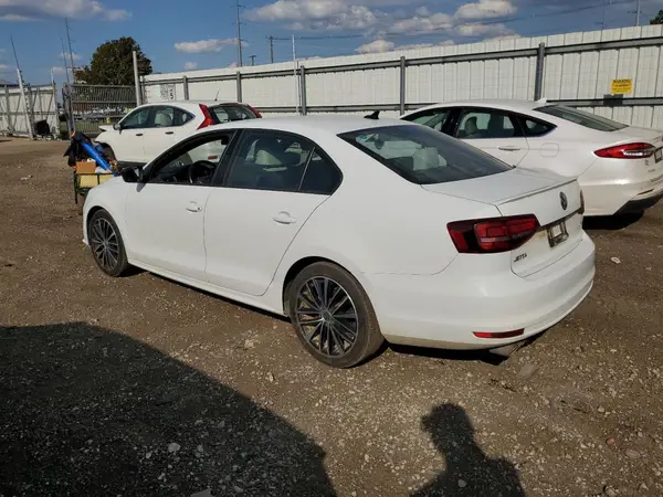 3VWD17AJ5GM392010 2016 VOLKSWAGEN JETTA - Image 2