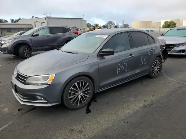 3VWD17AJ5GM393674 2016 VOLKSWAGEN JETTA - Image 1
