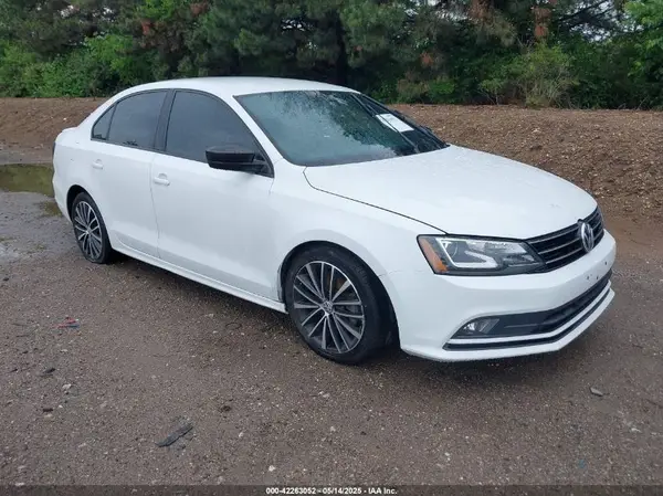 3VWD17AJ5GM397496 2016 VOLKSWAGEN JETTA - Image 1