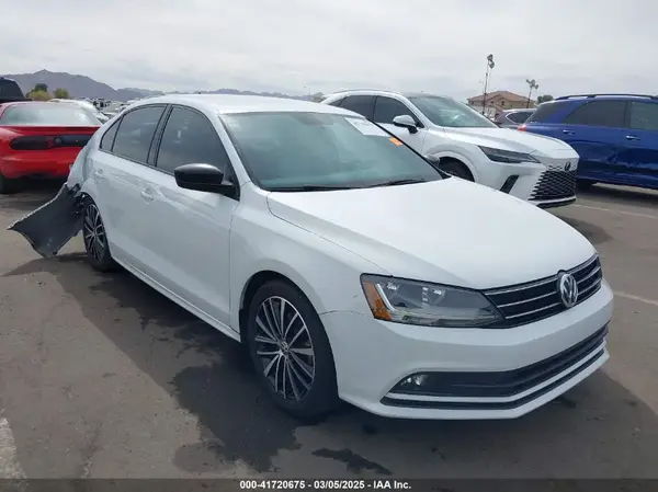 3VWD17AJ5HM282544 2017 VOLKSWAGEN JETTA - Image 1
