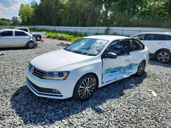 3VWD17AJ5HM299277 2017 VOLKSWAGEN JETTA - Image 1